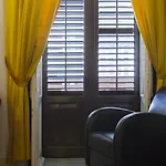 Palazzo Savona Gasthuis 2*