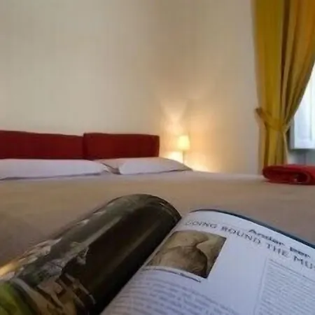 Palazzo Savona 招待所 2*