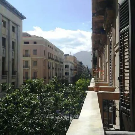 Palazzo Savona 2* 巴勒莫