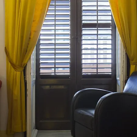Palazzo Savona 招待所 2*